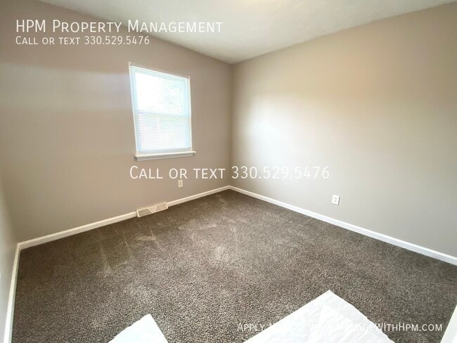 Building Photo - 2047 Zircon St NE