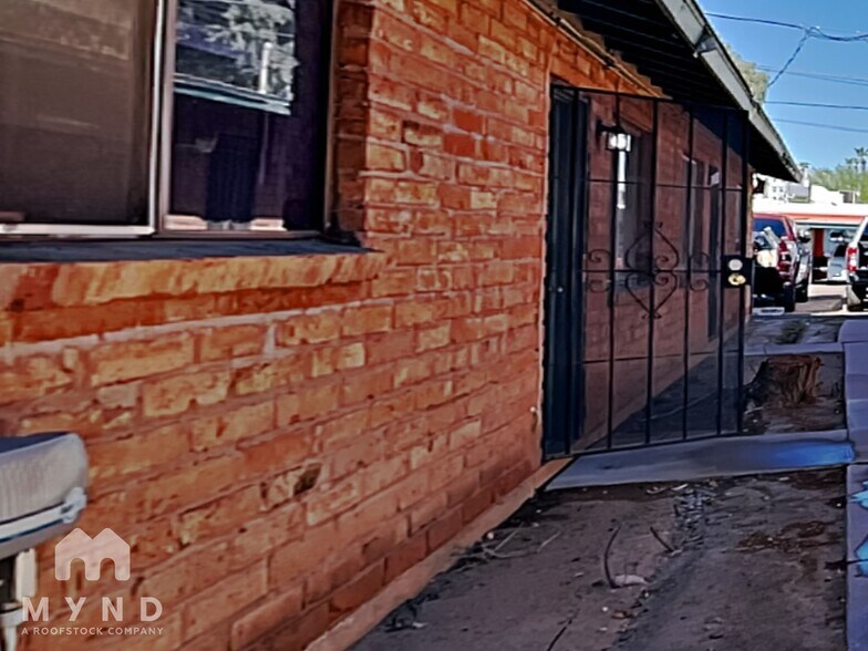 Building Photo - 910 S Dorsey Ln