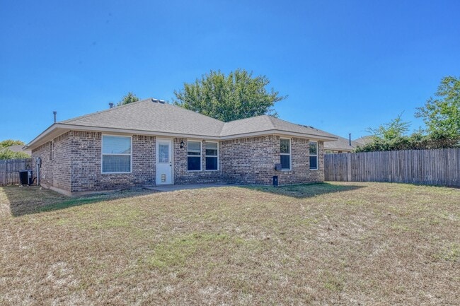 Building Photo - Beautiful Home in Central Norman!