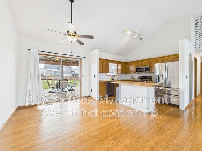 Building Photo - 1305 Aspen Dr