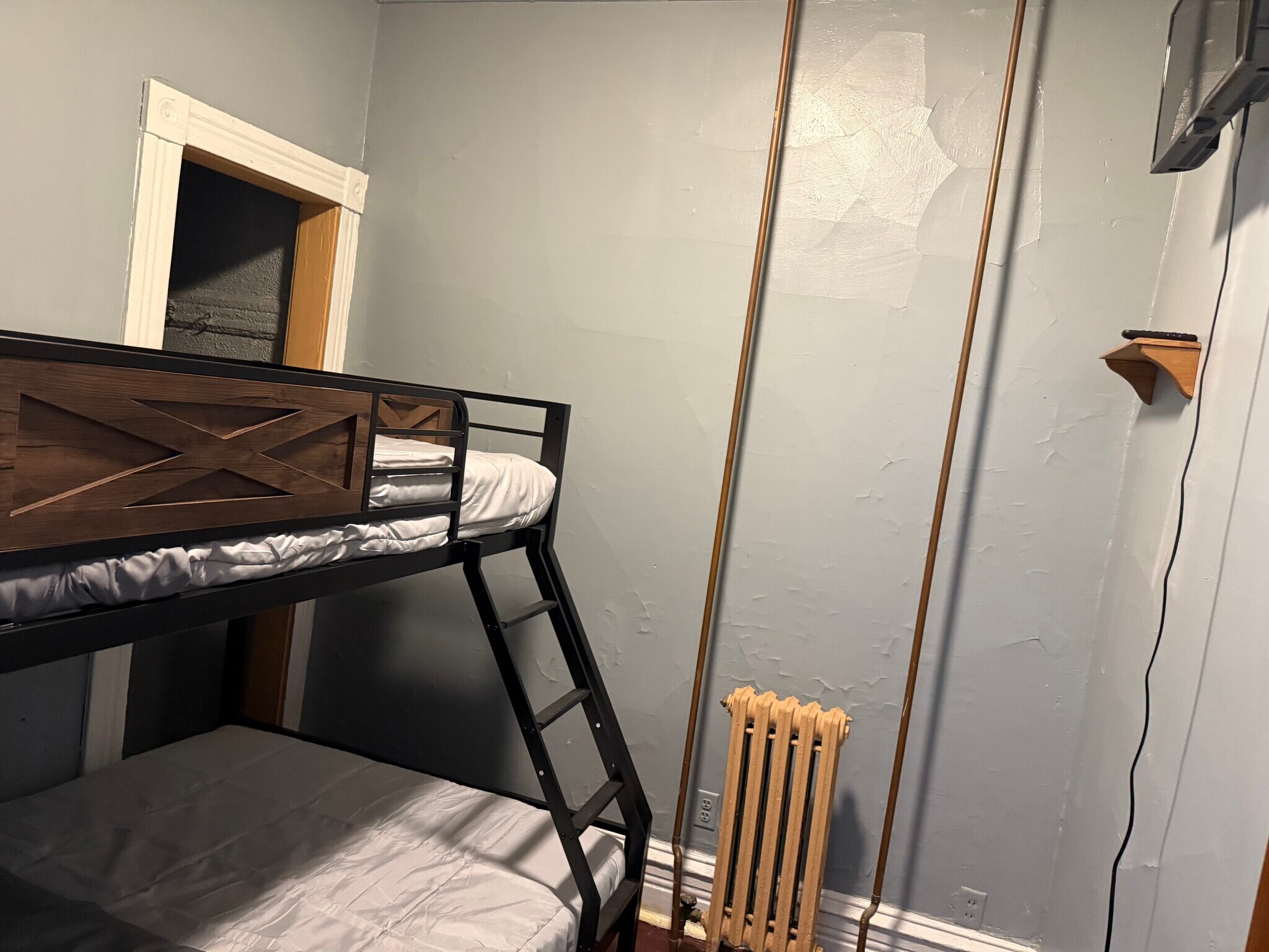 2nd Bedroom - 7351 S Green St