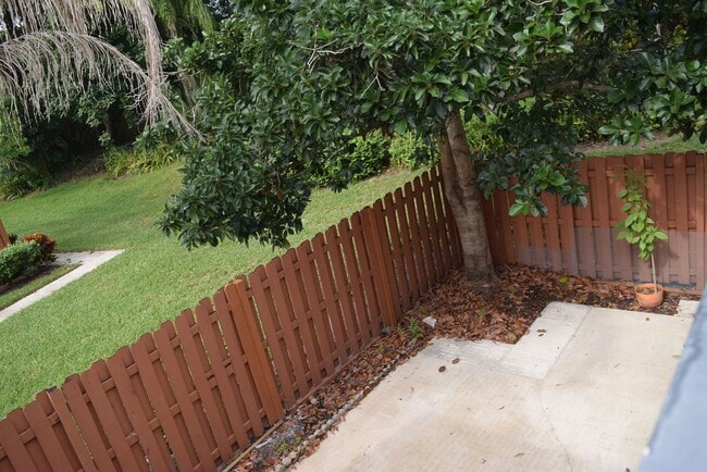 Building Photo - 5945 SE Windsong Ln