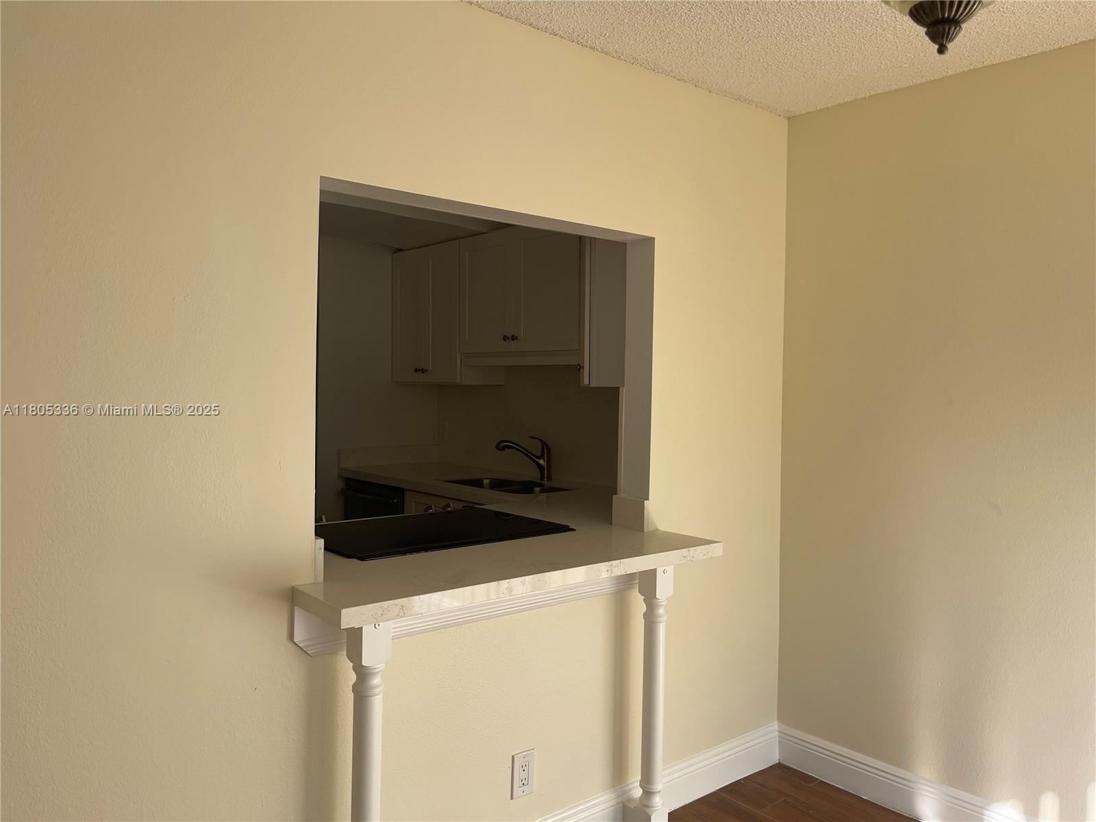 Building Photo - 9401 Evergreen Pl