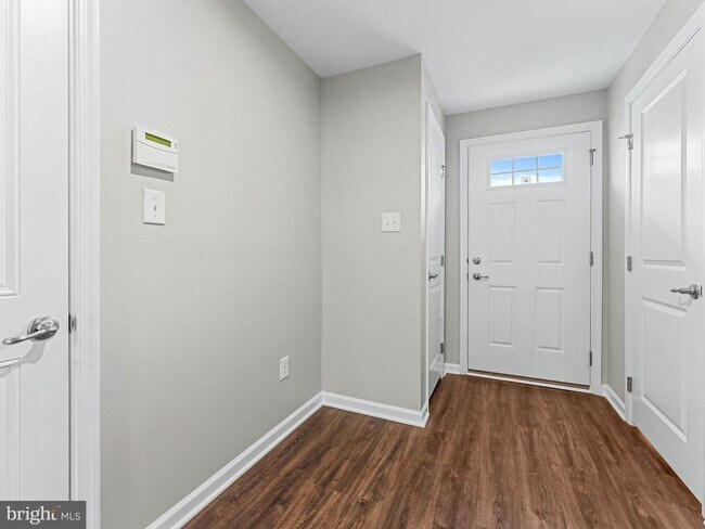 Building Photo - 161 Star Dr