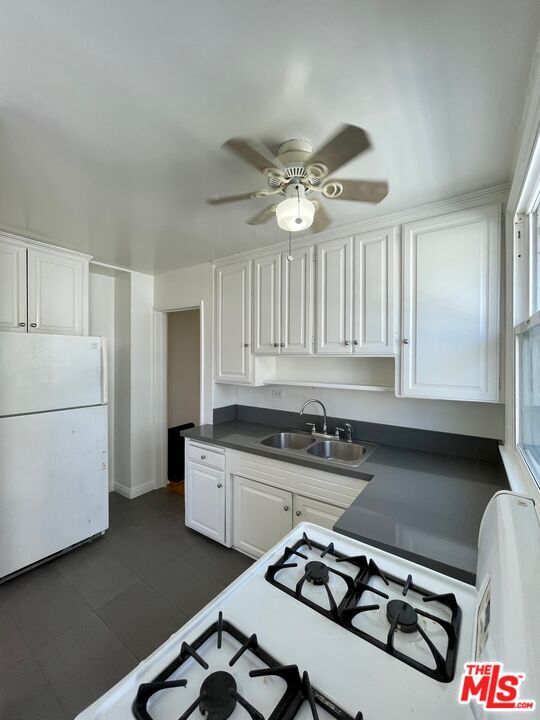 Building Photo - 5954 W 85th Pl