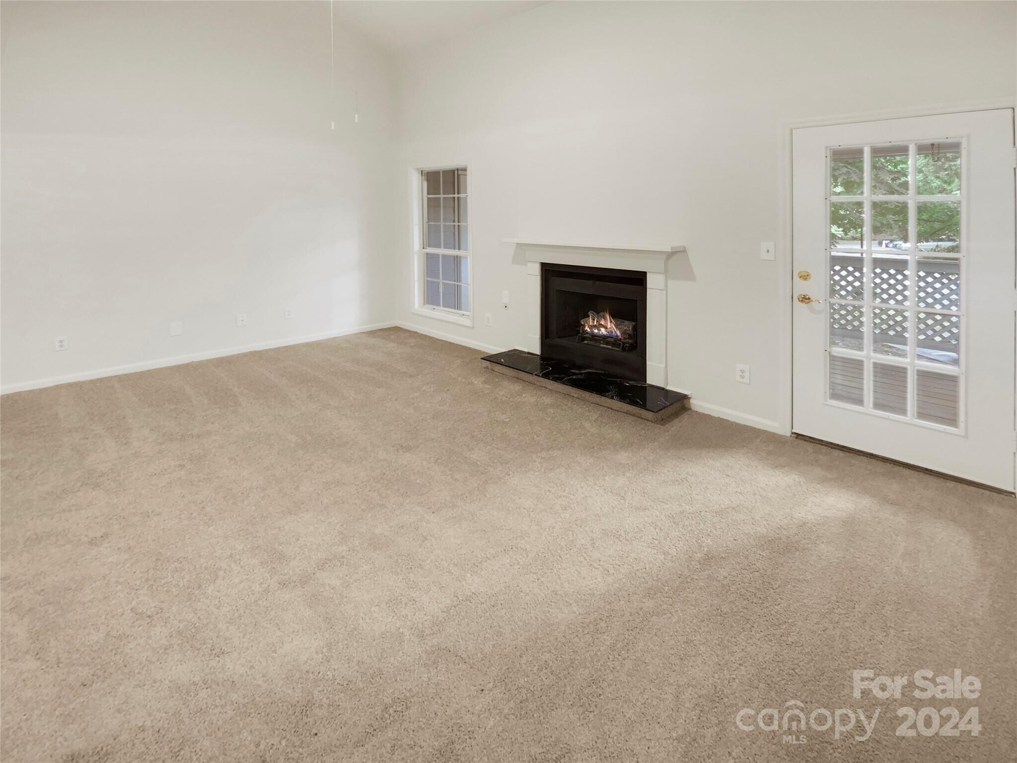 Family Room - 6003 Treetop Ct