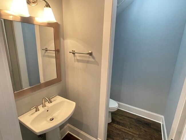 Building Photo - Green Hills/Lipscomb area home built in 20...