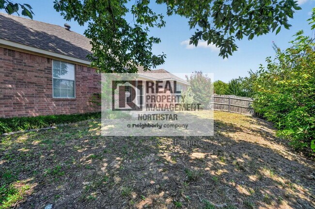 Building Photo - 308 Pin Oak Ln