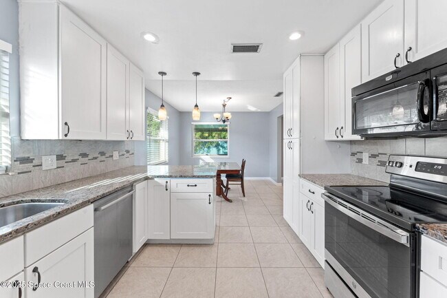 Building Photo - 1565 Venus St