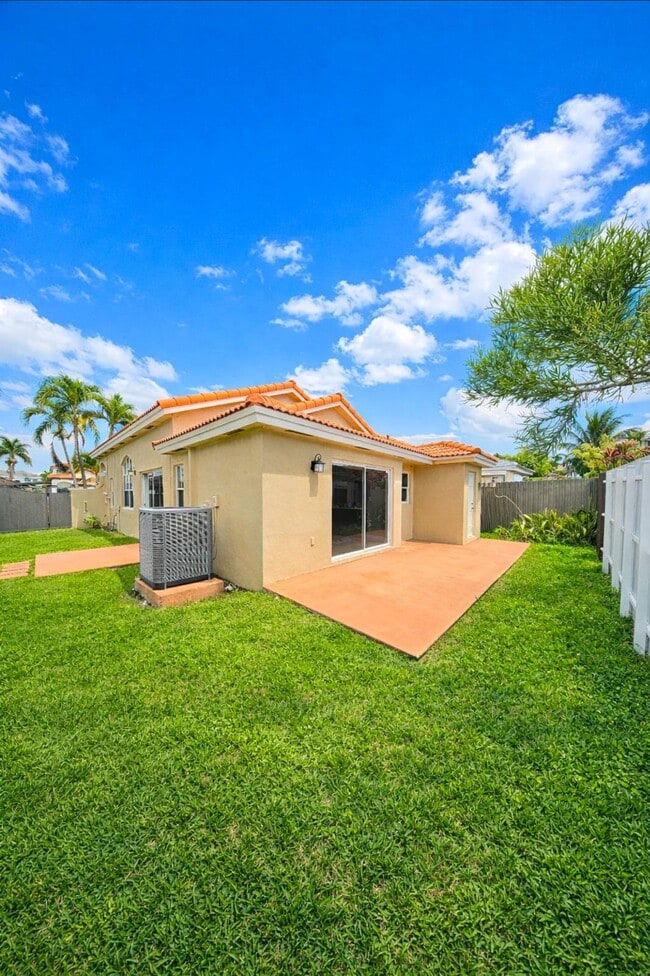 Building Photo - 12954 NW 8th Ln