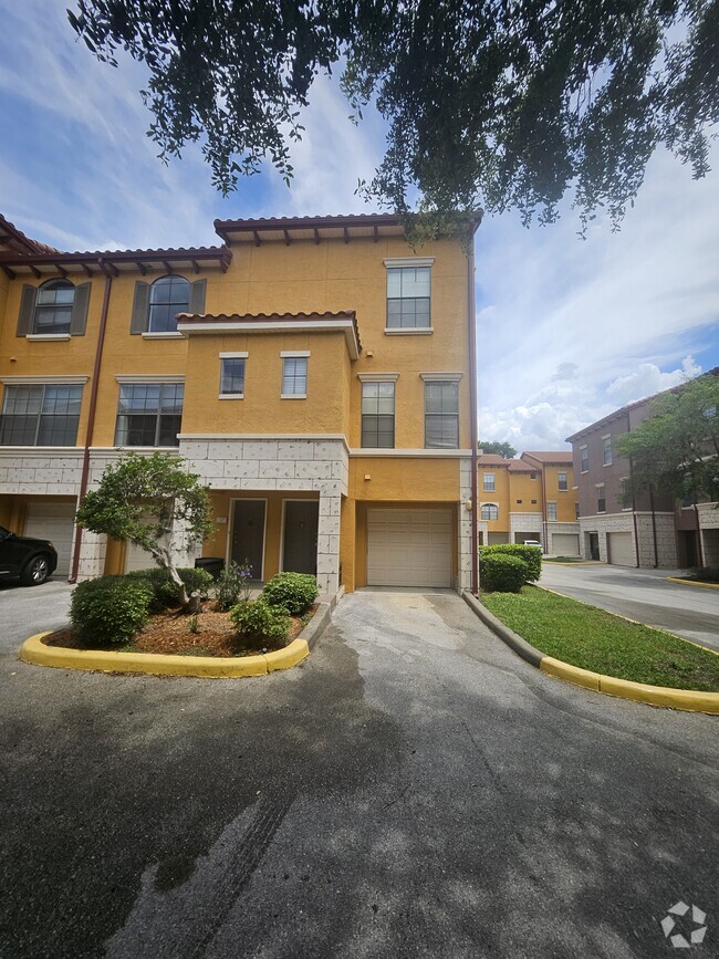 Building Photo - 6131 Metrowest Blvd