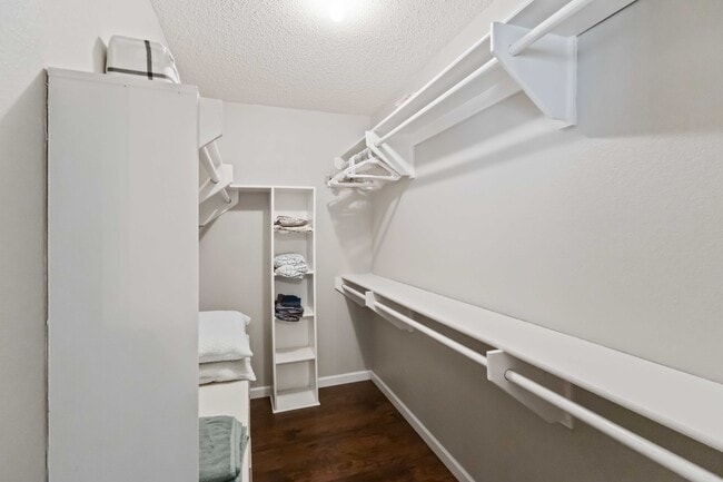 Building Photo - 425 Kelley Ct