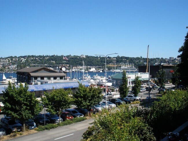 Building Photo - South Lake Union / Queen Anne Condo at The...