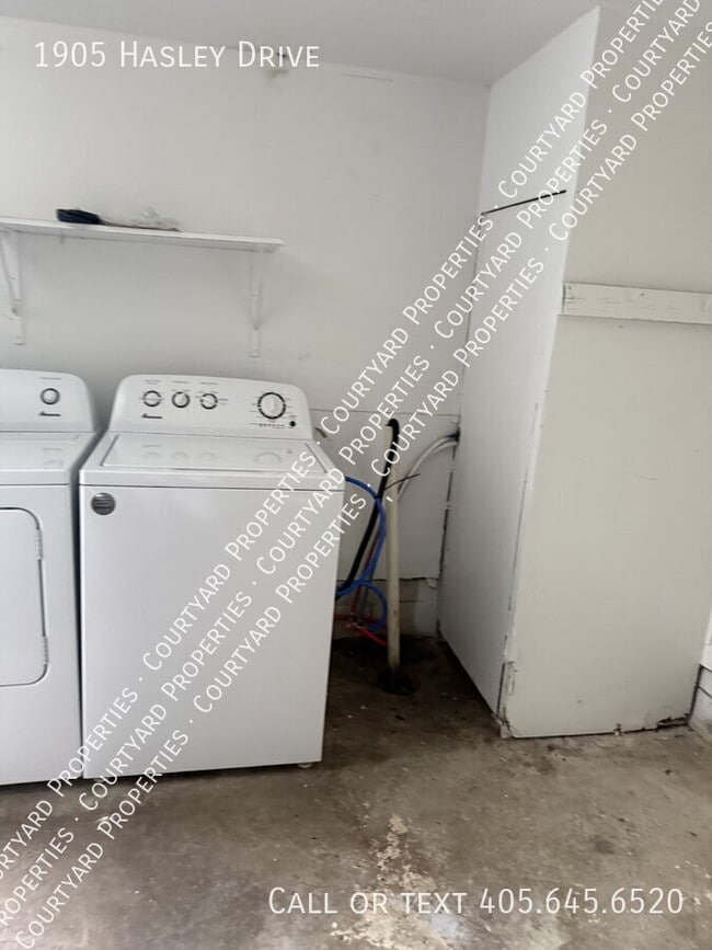 Building Photo - 1905 Hasley Dr