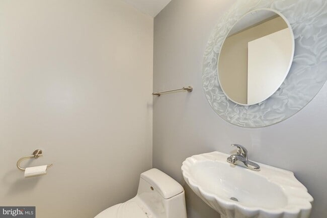 Building Photo - 11733 Ambleside Dr