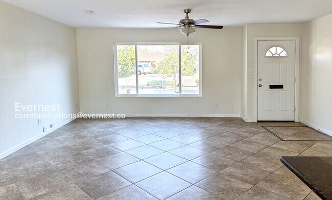 Building Photo - 8726 E Bonnie Rose Ave