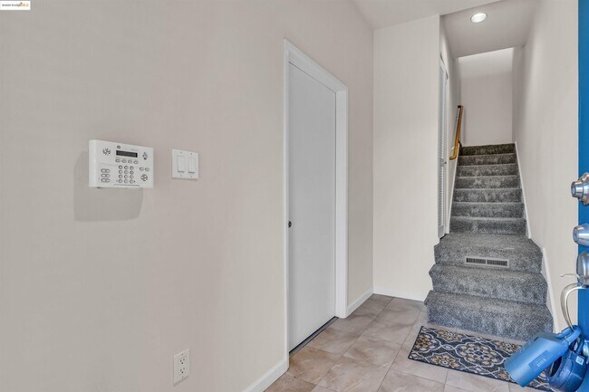 Building Photo - 57 Sereno Cir