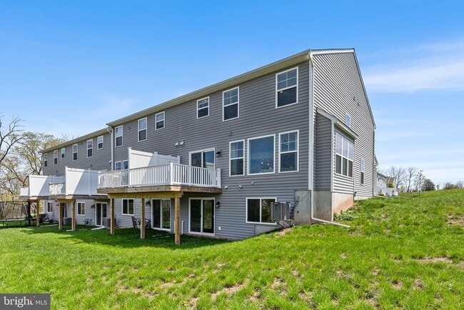 Building Photo - 315 Hayward Ct