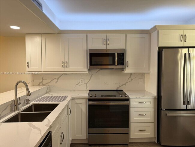 Building Photo - 1705 Whitehall Dr