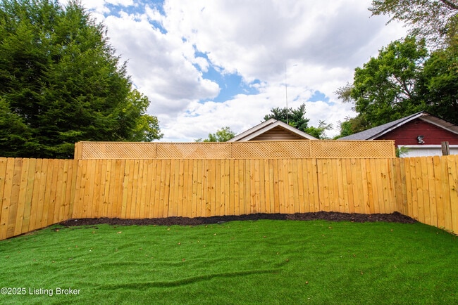 Building Photo - 1671 Trigg St