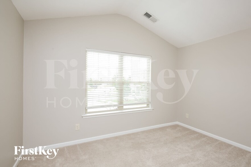 Building Photo - 1211 Image Ives Dr