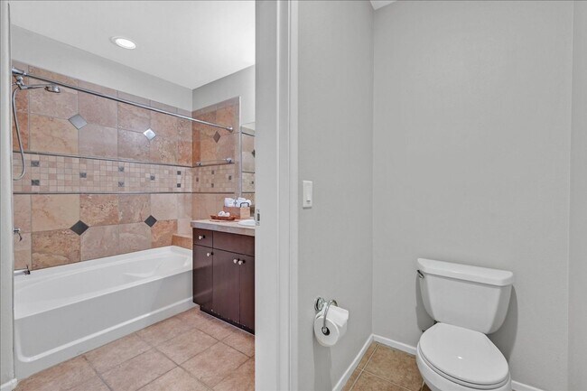 Building Photo - Gorgeous Condo at One Las Vegas!
