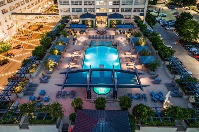 Building Photo - 2600 W 7th St