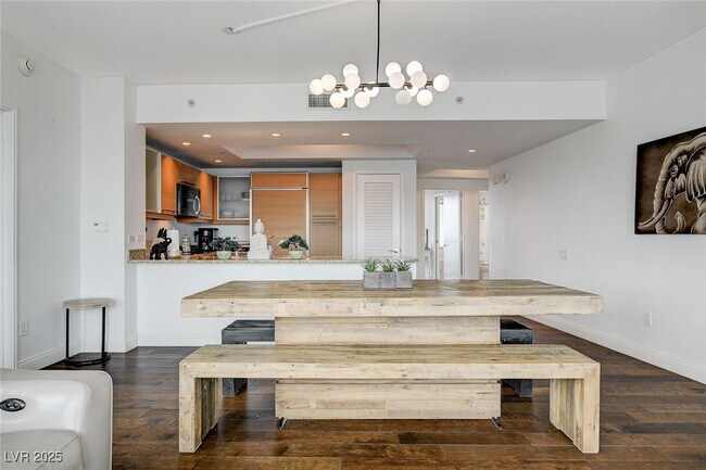 Building Photo - 222 Karen Ave