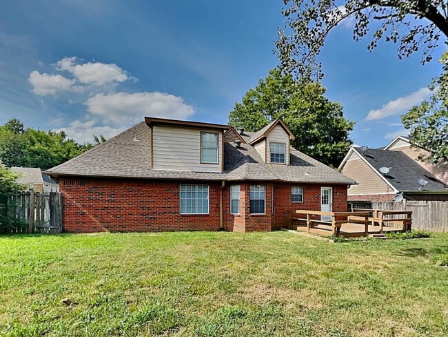 Building Photo - 5863 Pipers Green Ln