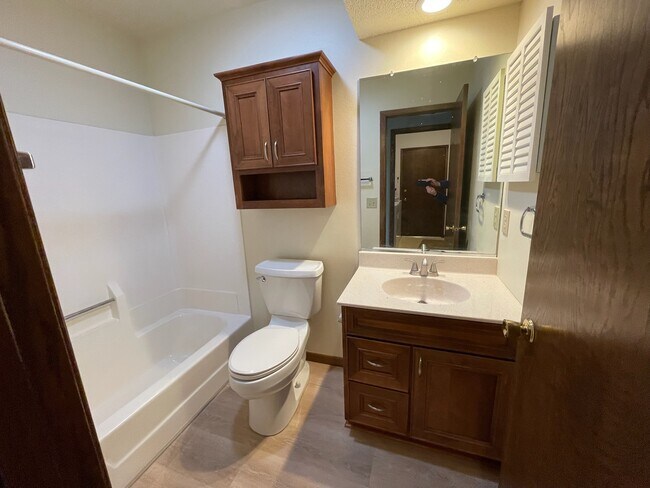 Building Photo - 1120 49th St