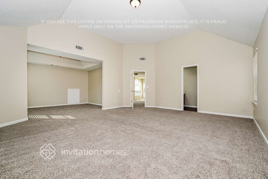 Building Photo - 363 Ermines Way