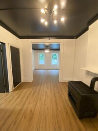 Building Photo - 211 9th St