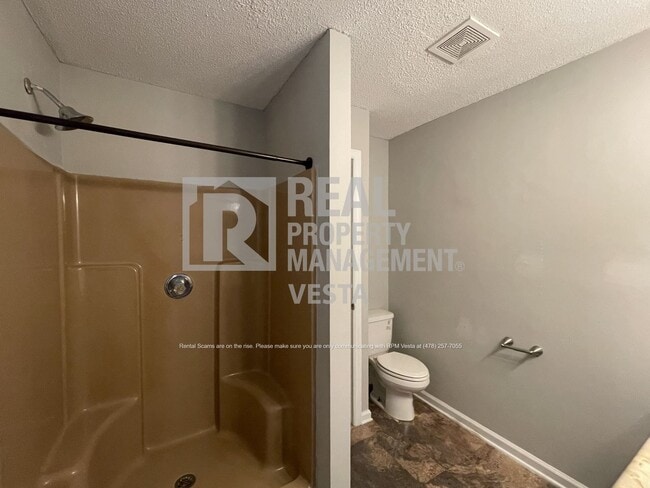 Building Photo - 307 Fox Tail Dr