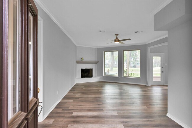 Building Photo - 13527 Summer Hill Dr