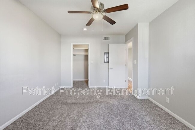 Building Photo - 1702 W Tuckey Ln