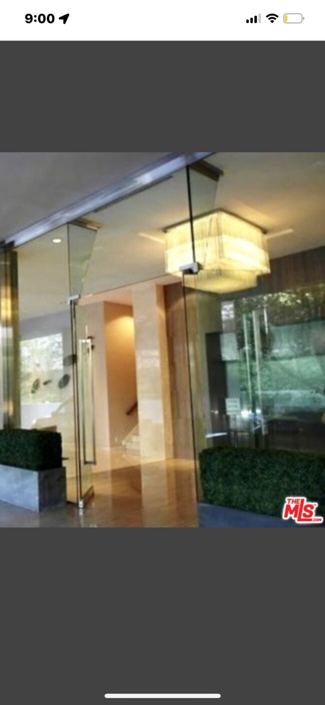 Building Photo - 865 Comstock Ave