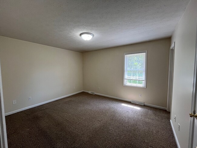 Building Photo - Ranch House in Bedford County-Hawkins Mill...