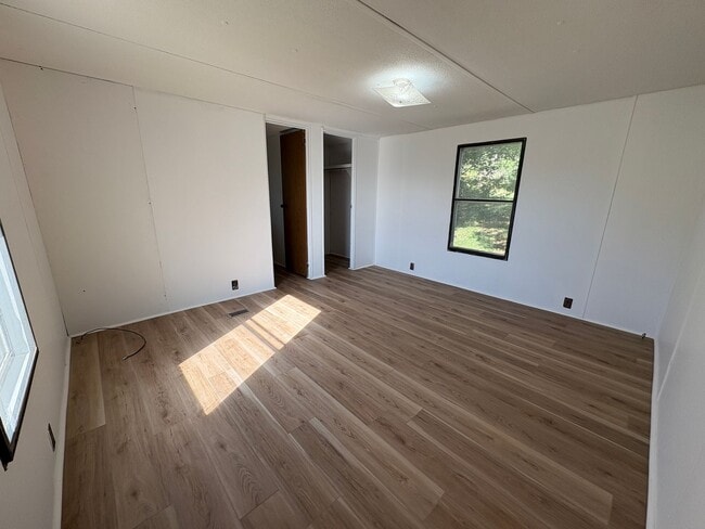 Building Photo - Two bedroom single wide on a private lot!