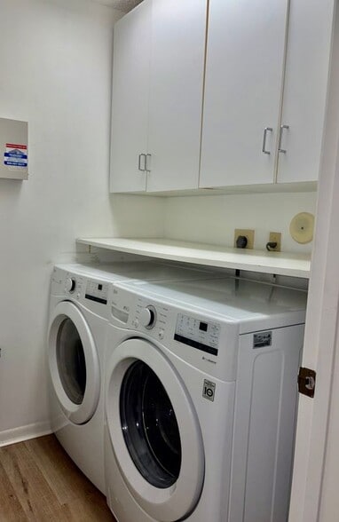 Building Photo - 8107 Summerbreeze Ln