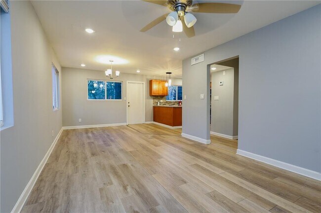 Building Photo - 1277 Goodwin Rd NE