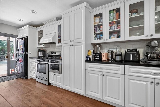 Building Photo - 11890 SW 72nd Pl