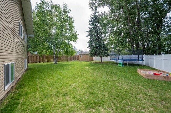 Building Photo - Awesome 5 Bedroom, 3 Bathroom Single Family Home for Rent in EGF