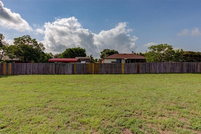 Building Photo - 111 Jane Ellen Cove