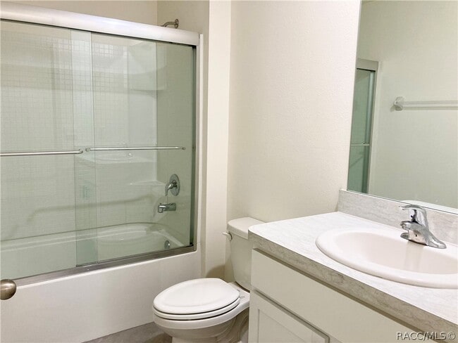 Building Photo - 614 W Fairways View Dr