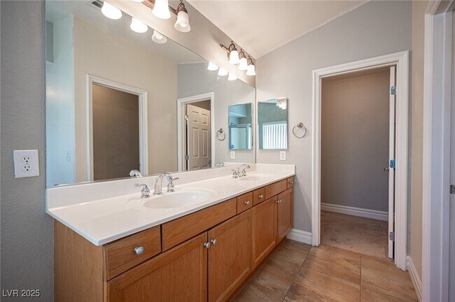 Building Photo - 211 Wicked Wedge Way