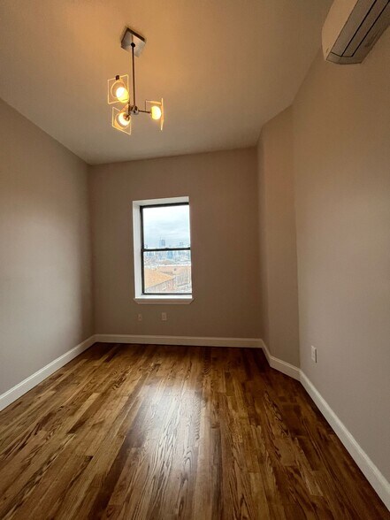 Building Photo - 41 Clifton Pl