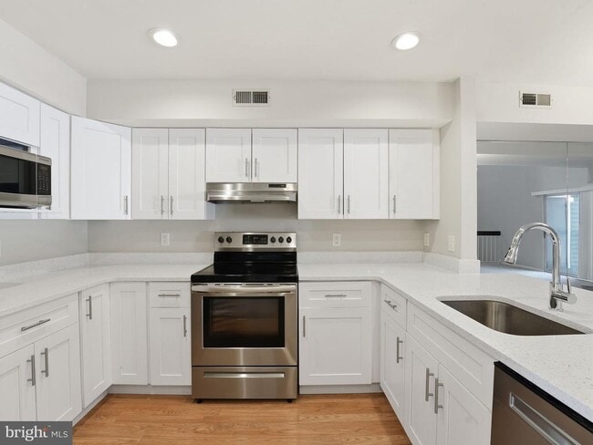 Building Photo - 5854 Orchard Hill Ct