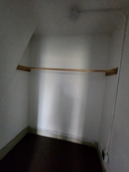 Building Photo - 4 Carnes Rd