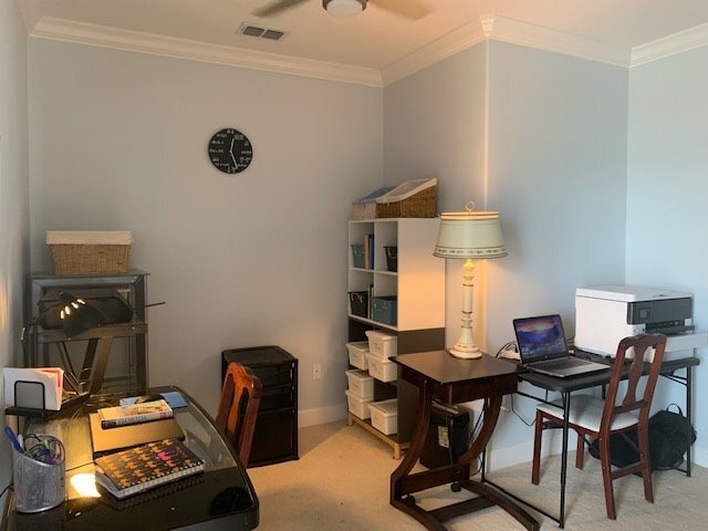 Building Photo - Luxury Top Floor Condo