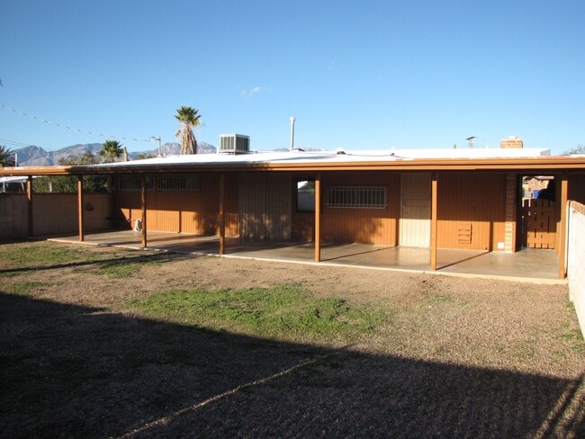 Building Photo - 6924 E Elbow Bay Dr